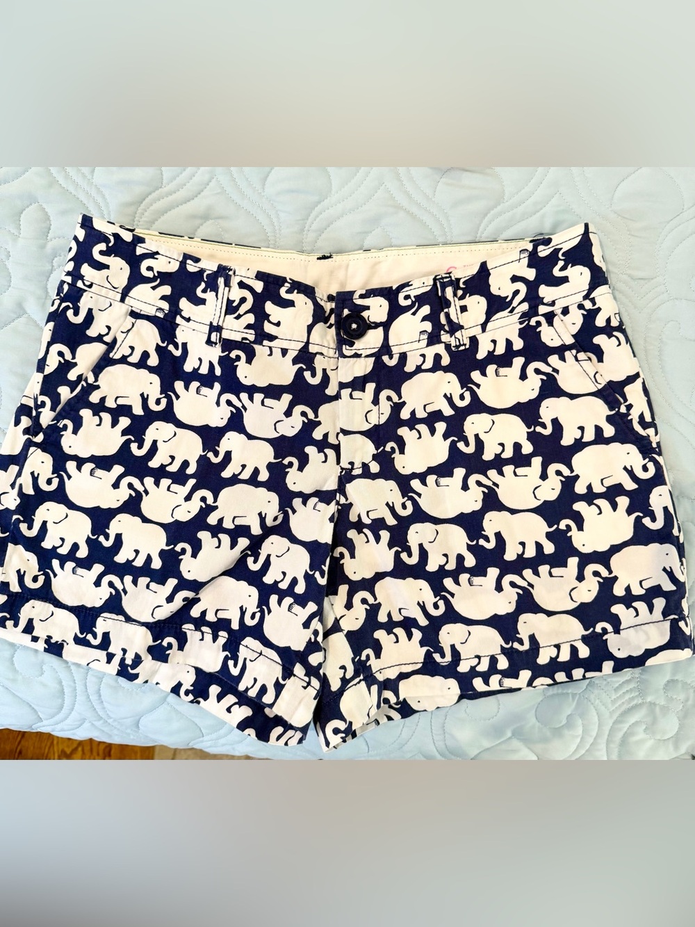Lilly Pulitzer -Size 6 Callahan shorts! Adorable Navy and White Elephant Print.